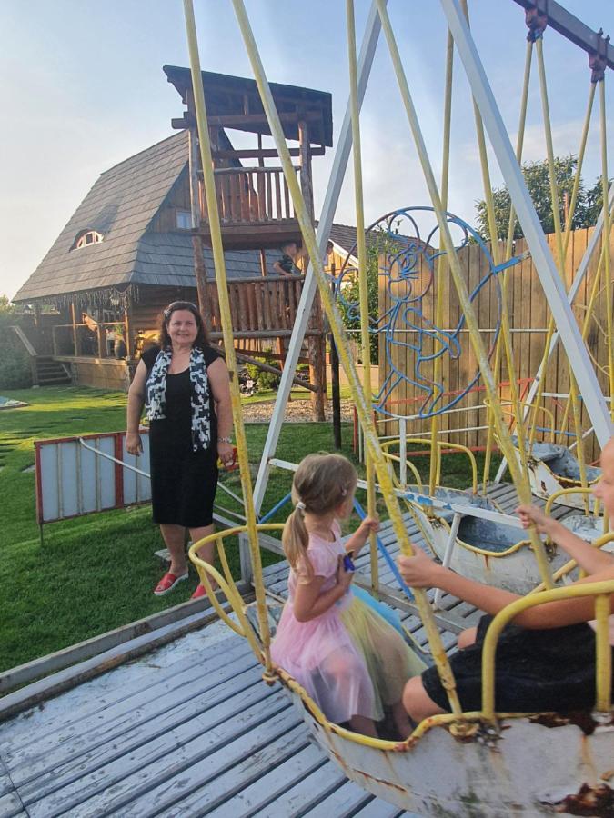 AgroPenzion 7divov Dolna Krupa Esterno foto