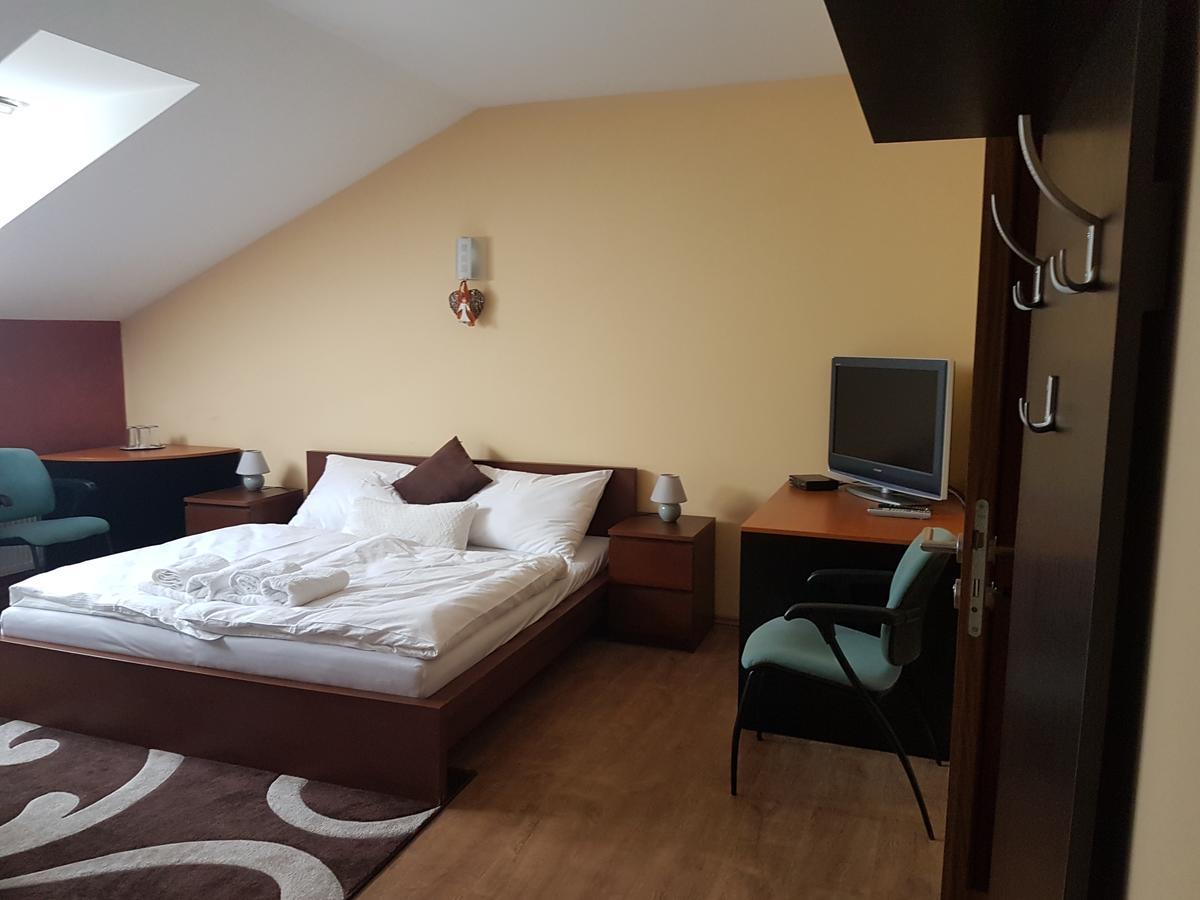 AgroPenzion 7divov Dolna Krupa Esterno foto