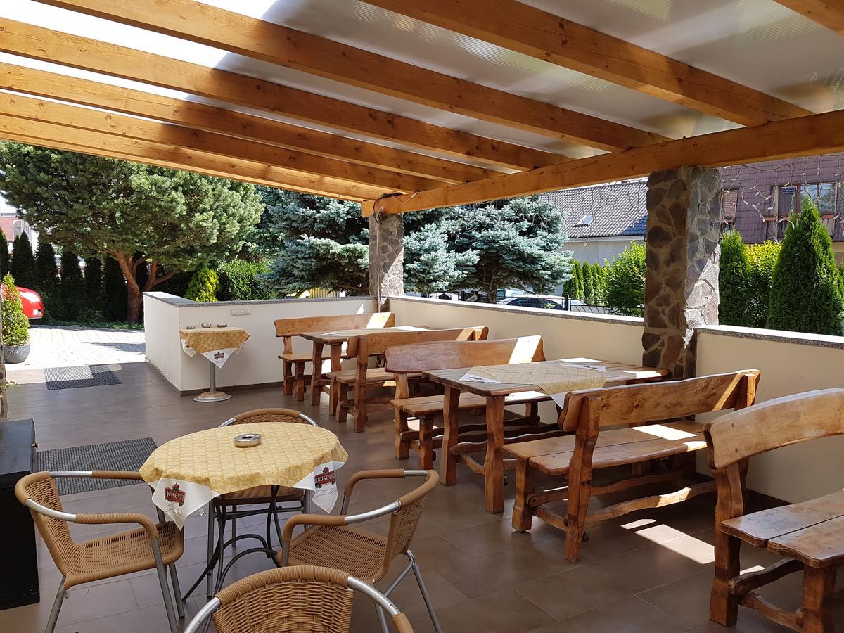 AgroPenzion 7divov Dolna Krupa Esterno foto