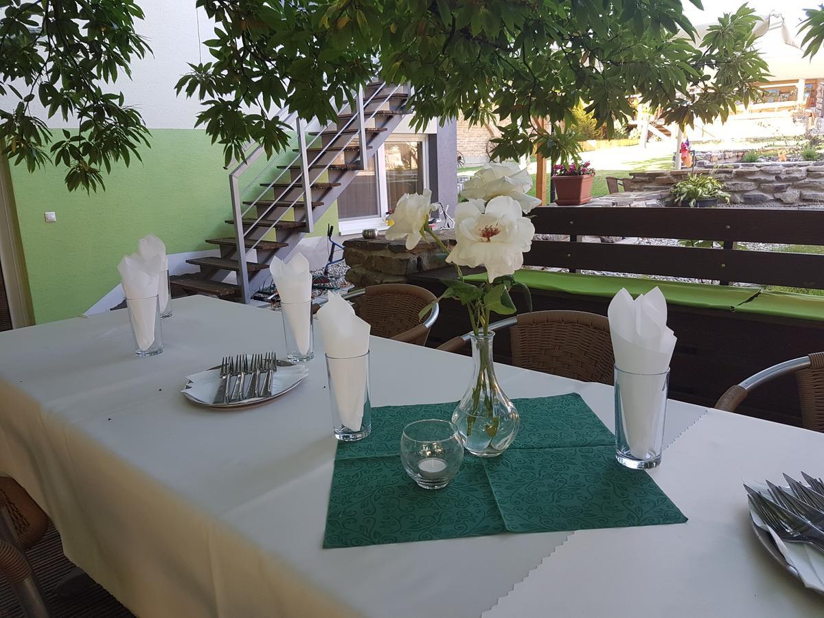 AgroPenzion 7divov Dolna Krupa Esterno foto