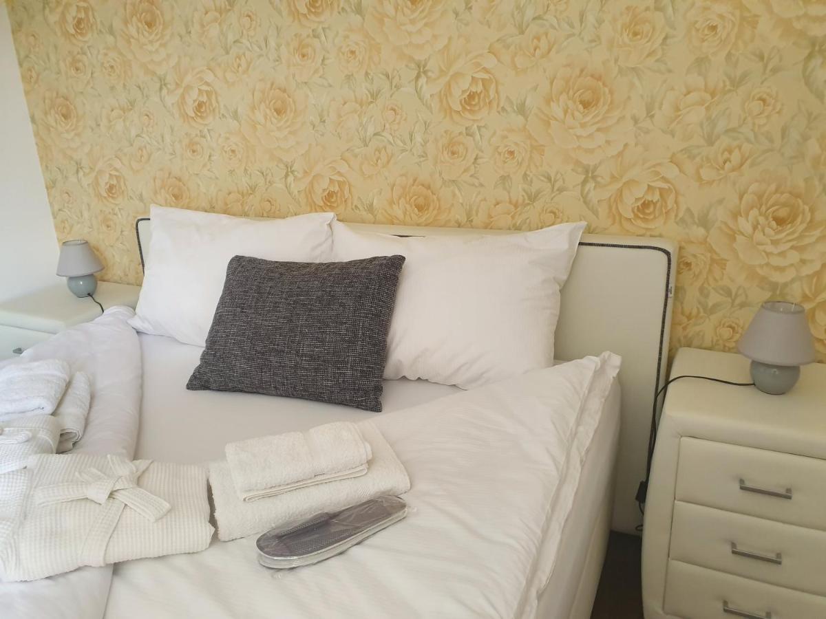 AgroPenzion 7divov Dolna Krupa Esterno foto